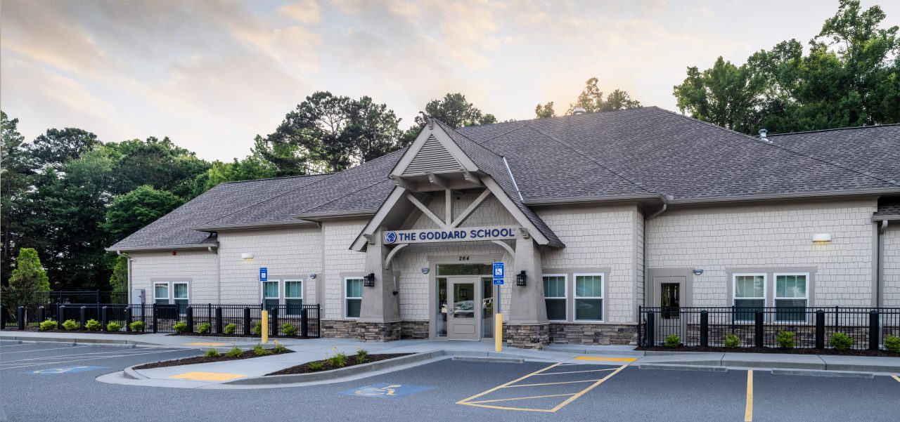 Photo of the exterior of the Goddard School in Peachtree City, Georgia. 